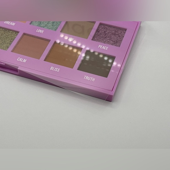 Formula Z Pretty Magic Eyeshadow Palette - Picture 6 of 8